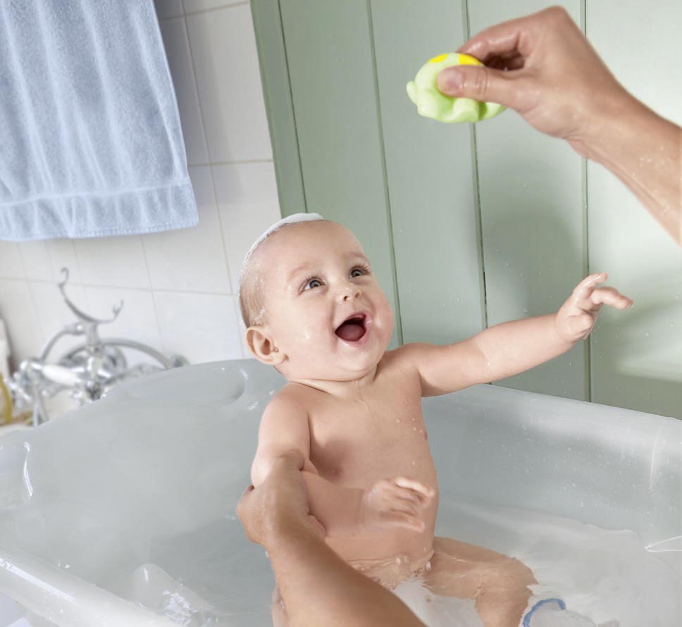 Fotografie (Najpríjemnejšia povinnosť: kúpanie bábätka, užite si čvachtanie a špliechanie!)